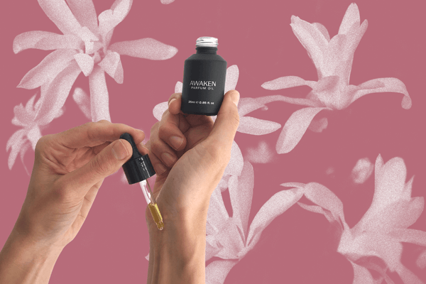 Narrative Lab Fine Fragrance Parfum Oil, Awaken Dropper Bottle, No parabens, no phthalates, Plant-based vegan friendly perfume. Smells like floral with notes of fresh jasmine and the gentle sweet tones of honey.